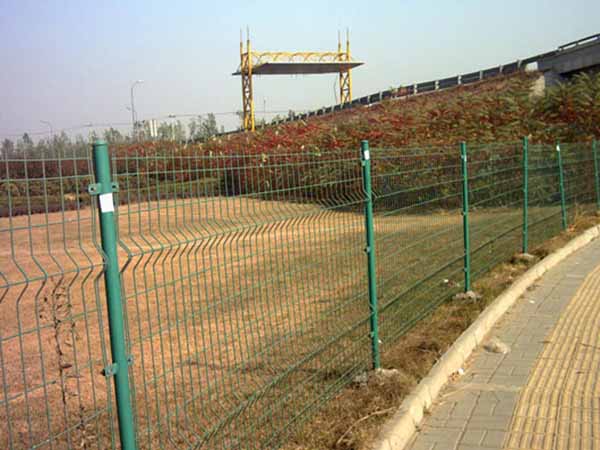 鐵路護欄網(wǎng) - 安平縣全昊金屬絲網(wǎng)制品有限公司圖片3